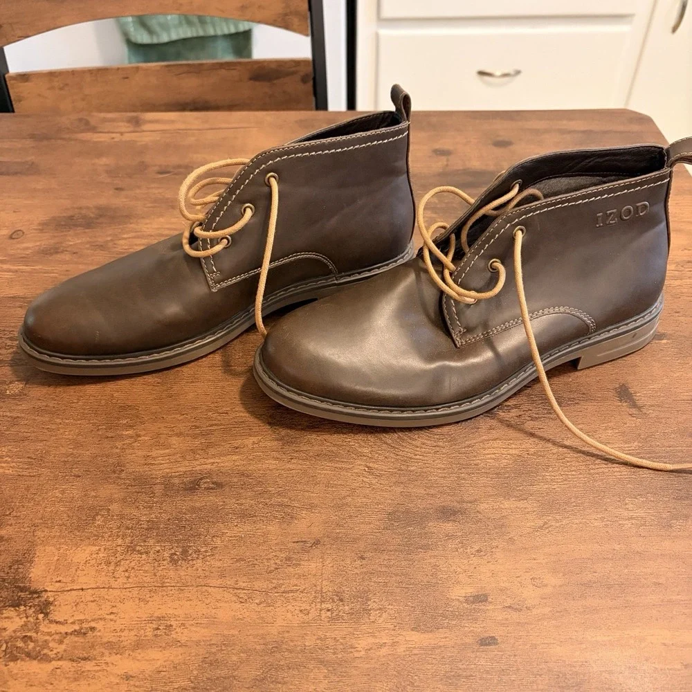 IZOD Mens Chukka Boots Size 8M Brown Lace Up Ankle Desert Boots M1703